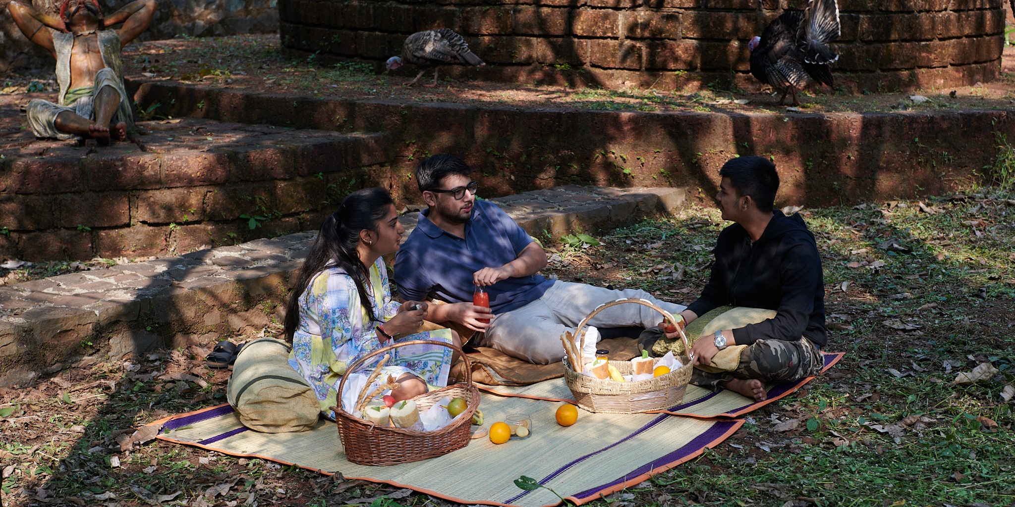 Aranya High Tea-Basket						